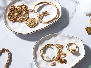 AISBUGUR Jewelry Dish Tray Set of 2 Large Capacity Trinket Dish for More Jewelry Ring Dish with Beautiful Package and Greeting Card Perfect for Birthday Gifts for Women